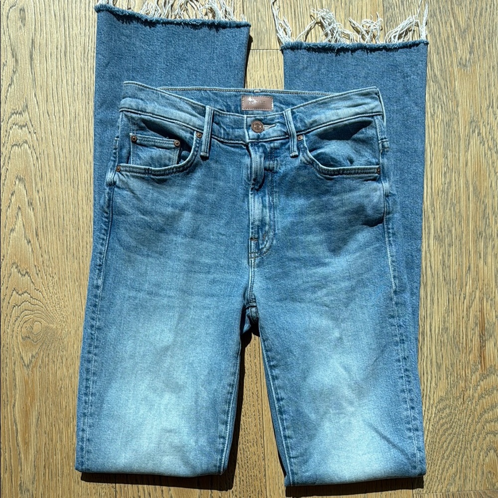 MOTHER Insider Sneak Frayed Jeans, 25